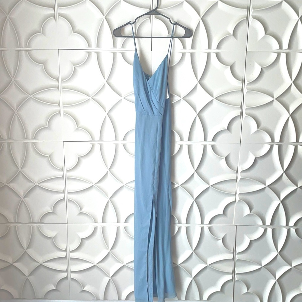 Thread Mist Blue Bridesmaid gown dress size 8.     Kk